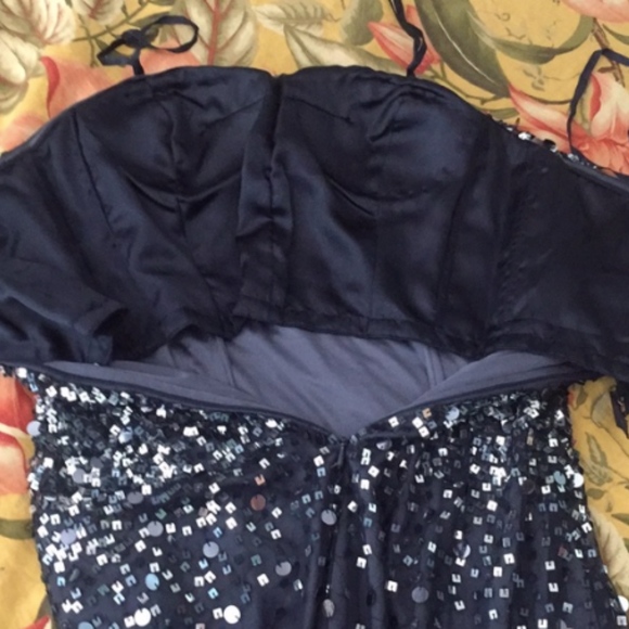 Adrianna Papell size 2 - Picture 5 of 8